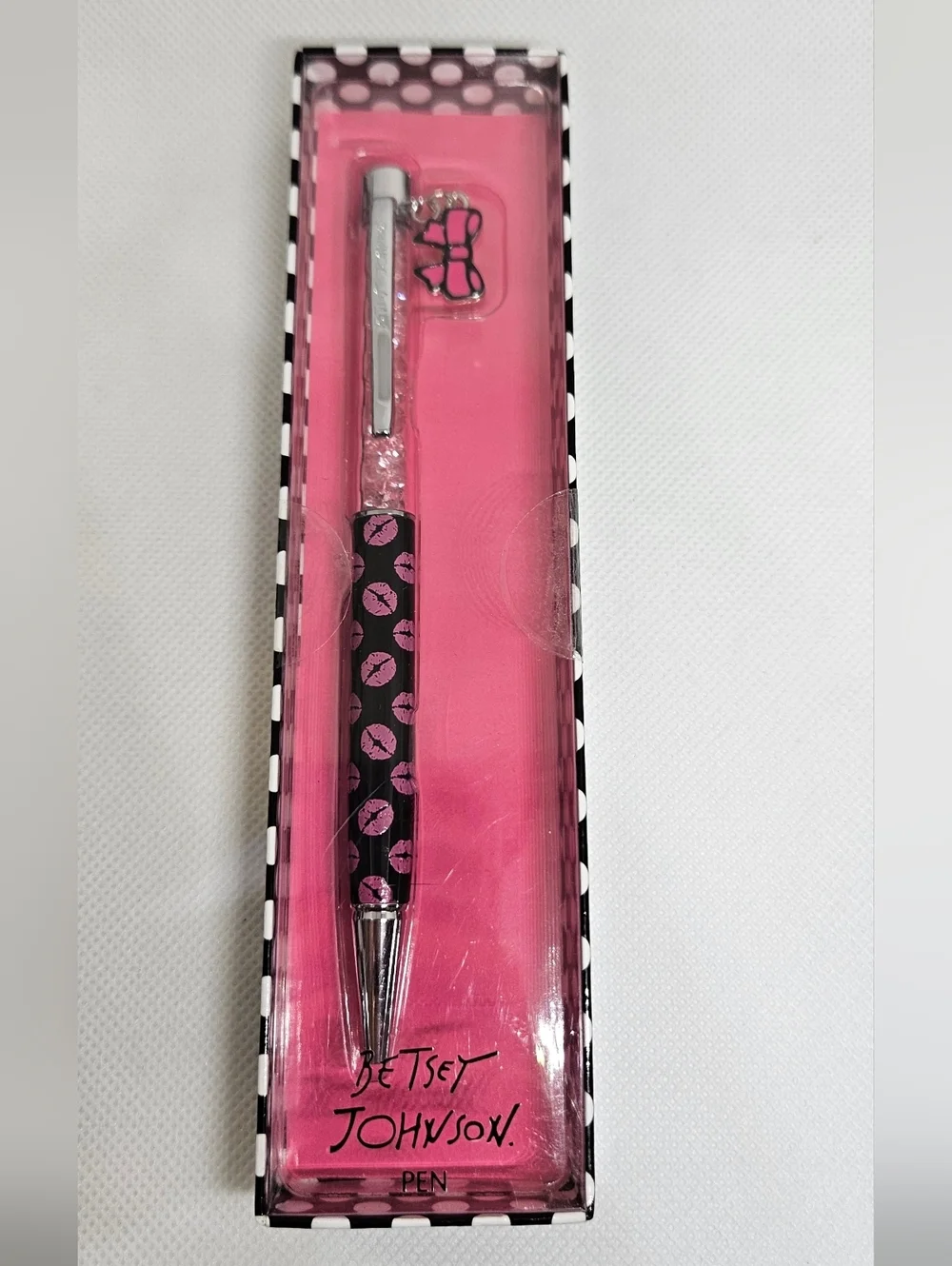 Betsey Johnson Crystal Pen Black Kiss Print With Bow Charm